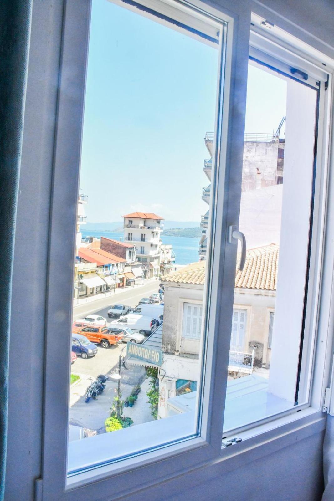 Aqua Mare Luxury Apartments อัมฟิโลคิอา ภายนอก รูปภาพ